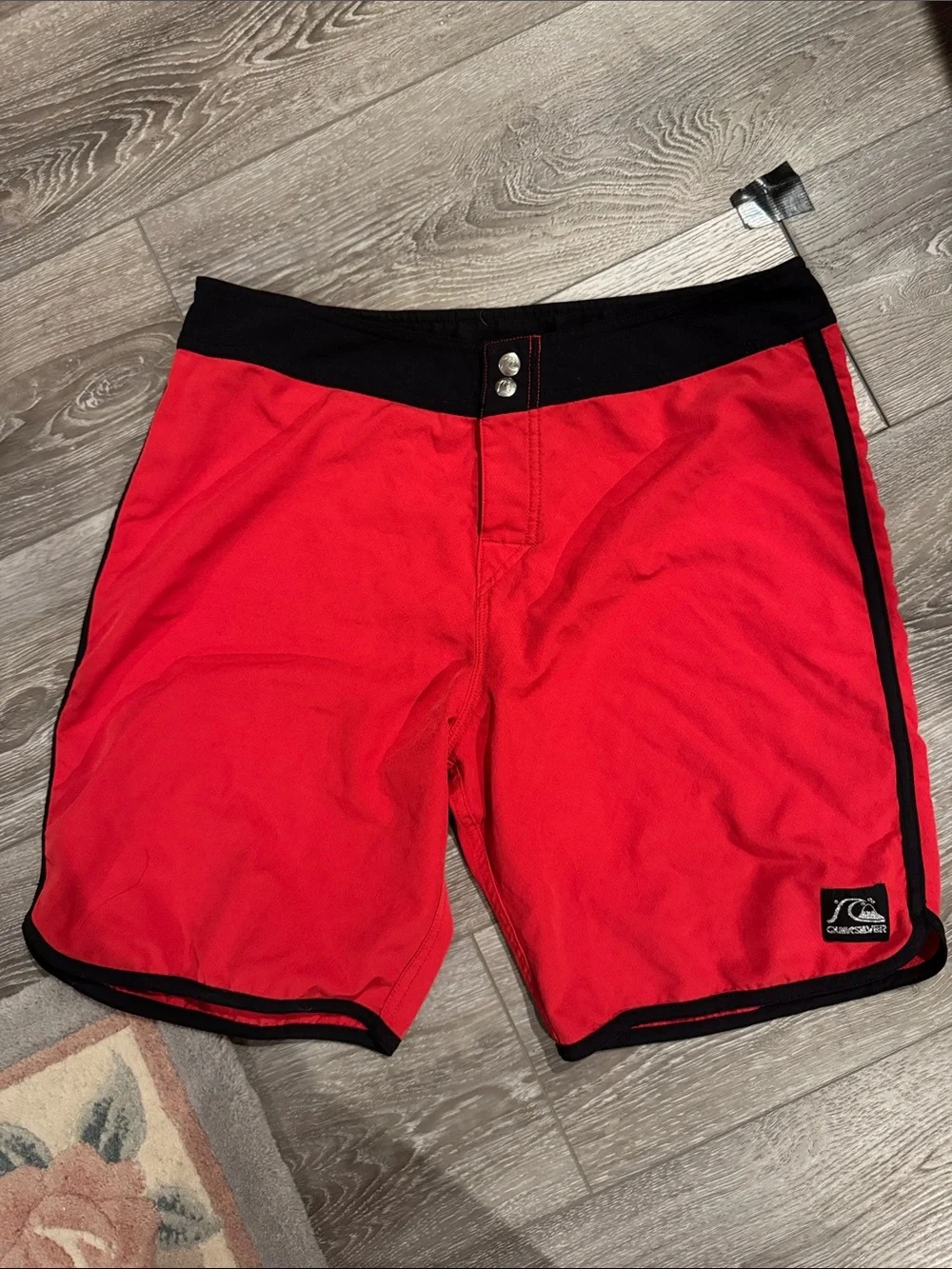 ✨✨5 for $15 or 10 for $20✨✨ Quiksilver Men’s Red Swim Boardshorts with Black Wa